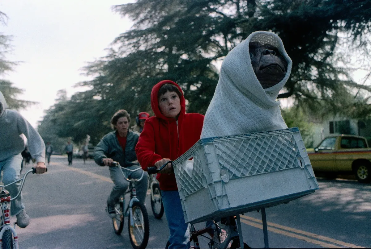 Bello pedalare, sì... ma c’è da sudare! In quale film questi attori pedalano? -