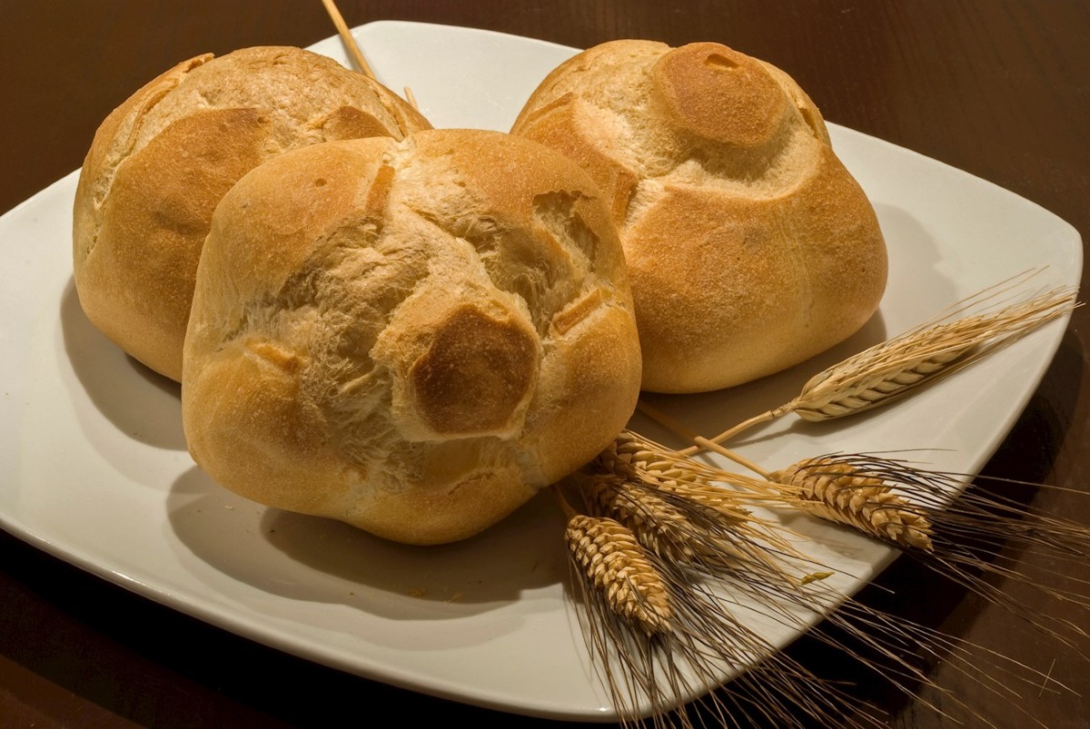Non basta dire “adoro il pane”: qui sono 10 i formati da indovinare (copertina inclusa). -