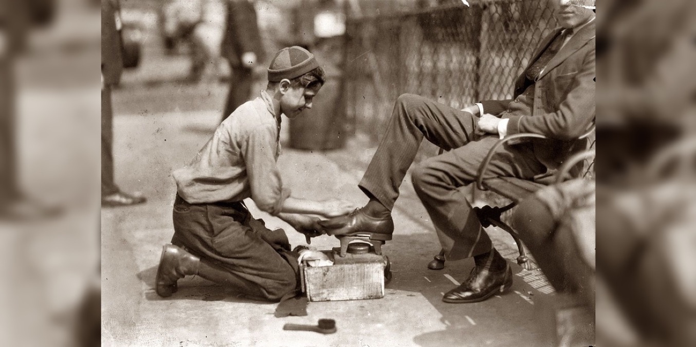 Quiz: Riconosci i vecchi lavori?...Il calzolaio, l’arrotino, la nonna li conosce tutti, tu forse solo per sentito dire. Prova con questi 10 - 