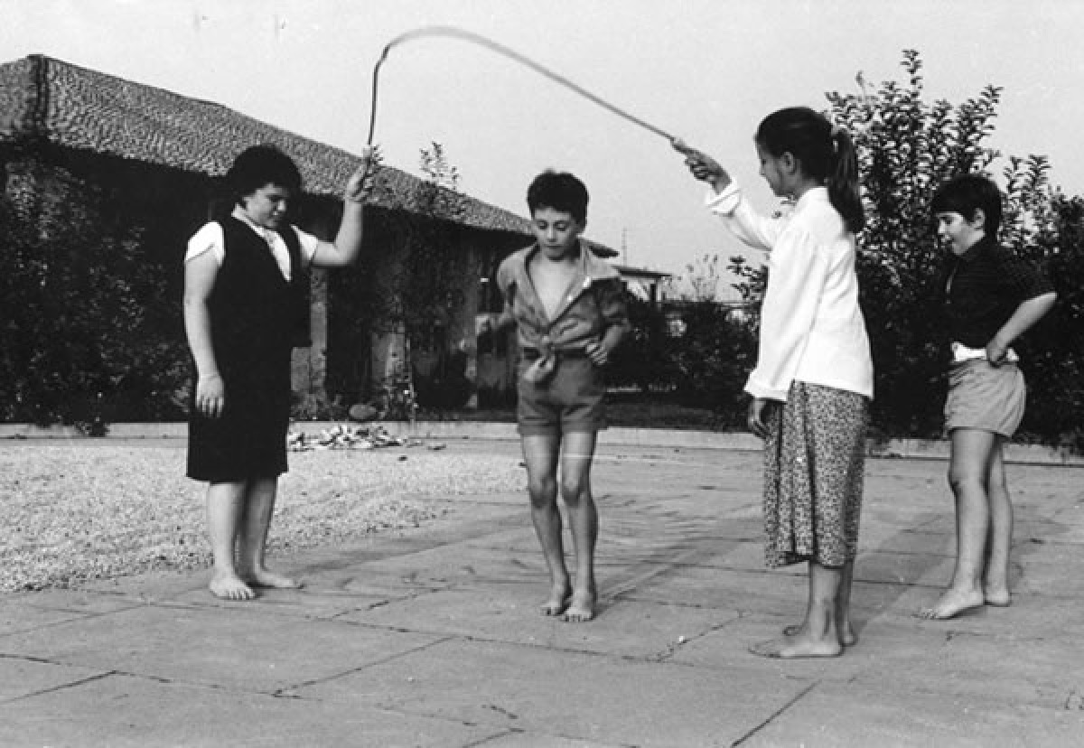 Quiz: Giochi di strada anni ’60 e ’70… solo chi è cresciuto senza videogiochi sa davvero come si giocava - 