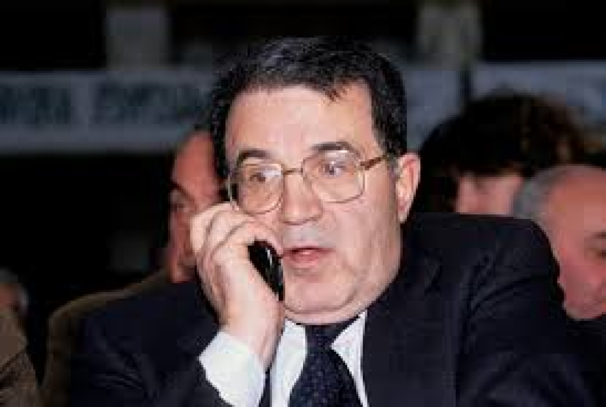 Quiz: Gli anni ’90 tra politica e TV…ricordi davvero l’Italia della Seconda Repubblica? - 