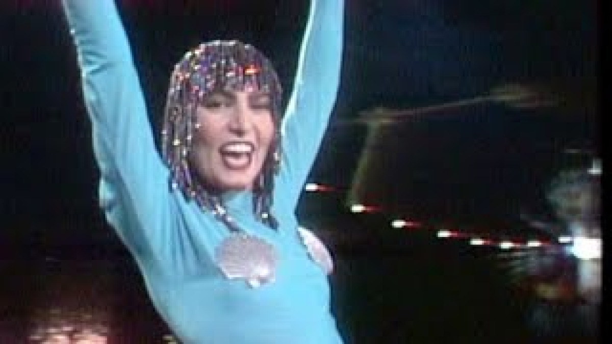 Quiz: Loredana Bertè negli anni ’80…solo chi la ascoltava in cassetta saprà finirlo - 