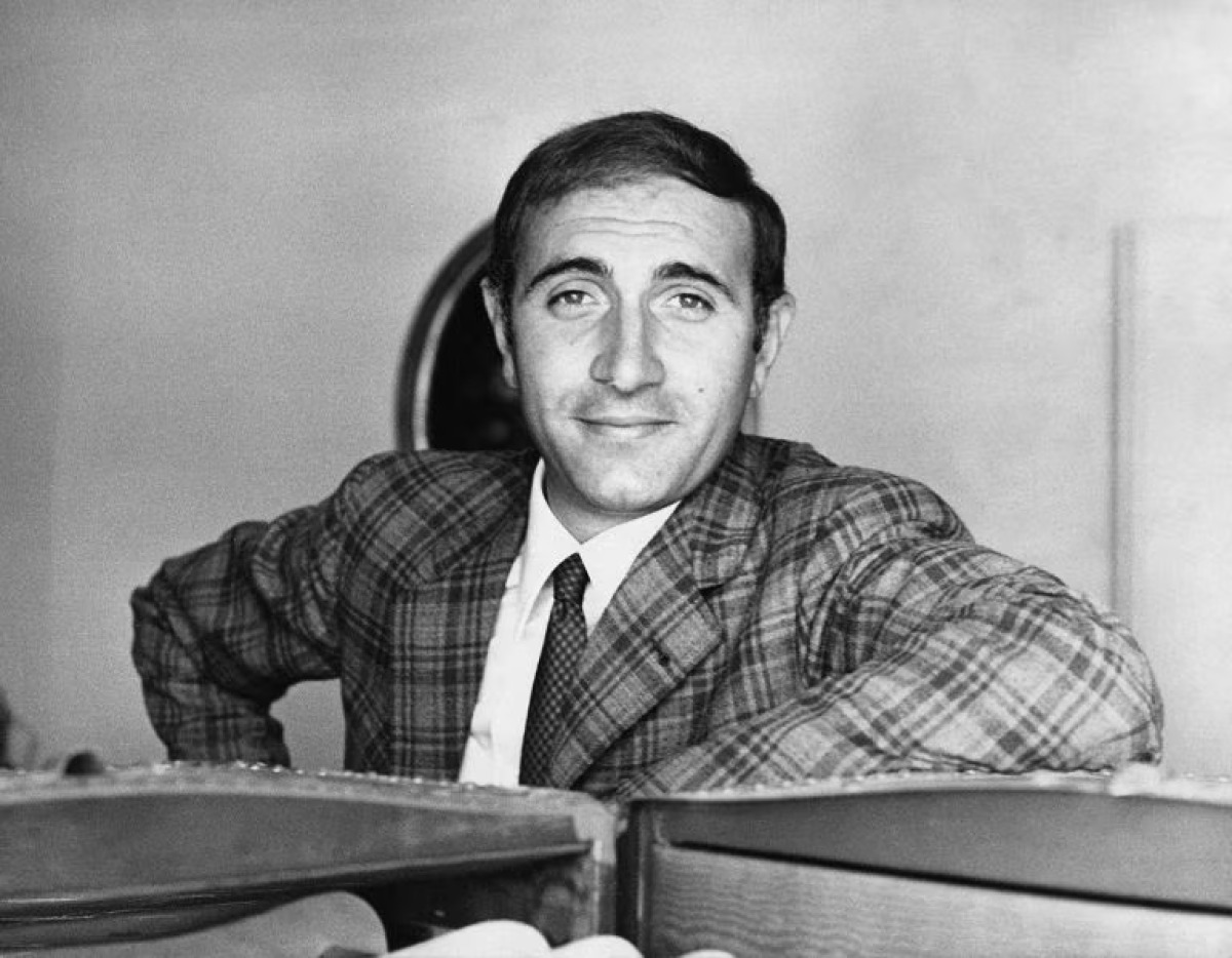 Quiz: 10 presentatori iconici degli anni ’60-’70… ma attenzione: questo quiz non perdona nemmeno un vuoto di memoria - 