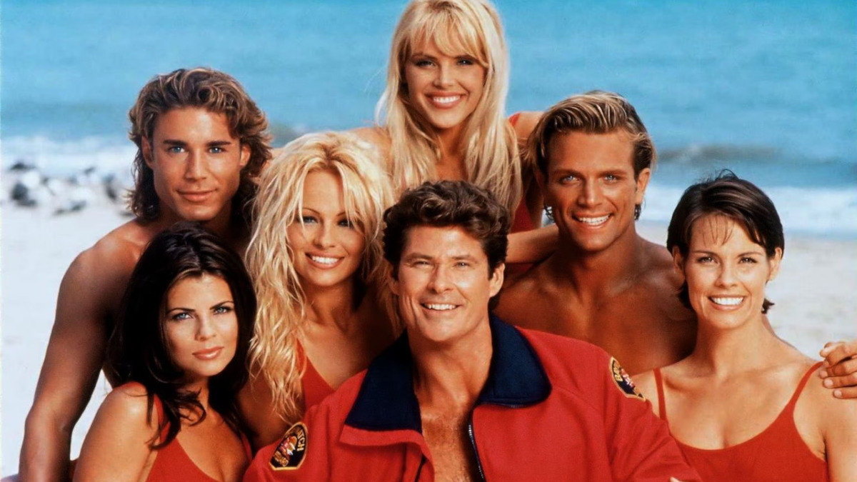 Quiz: Baywatch ti sembra facile? Prova a completare queste 10 domande… ma attenzione alle onde anomale 🌊 - 