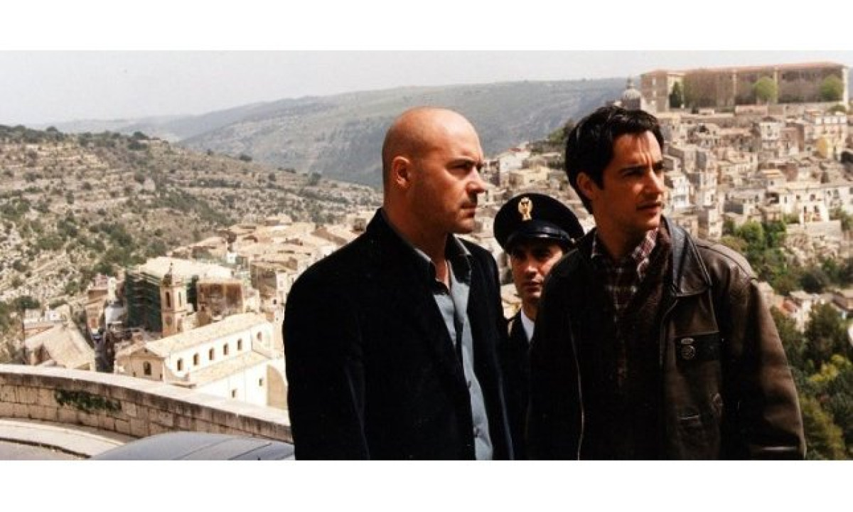 Quiz: A Vigata sembrava tutto semplice… poi arrivano queste 10 domande sul Commissario Montalbano 👀 - 