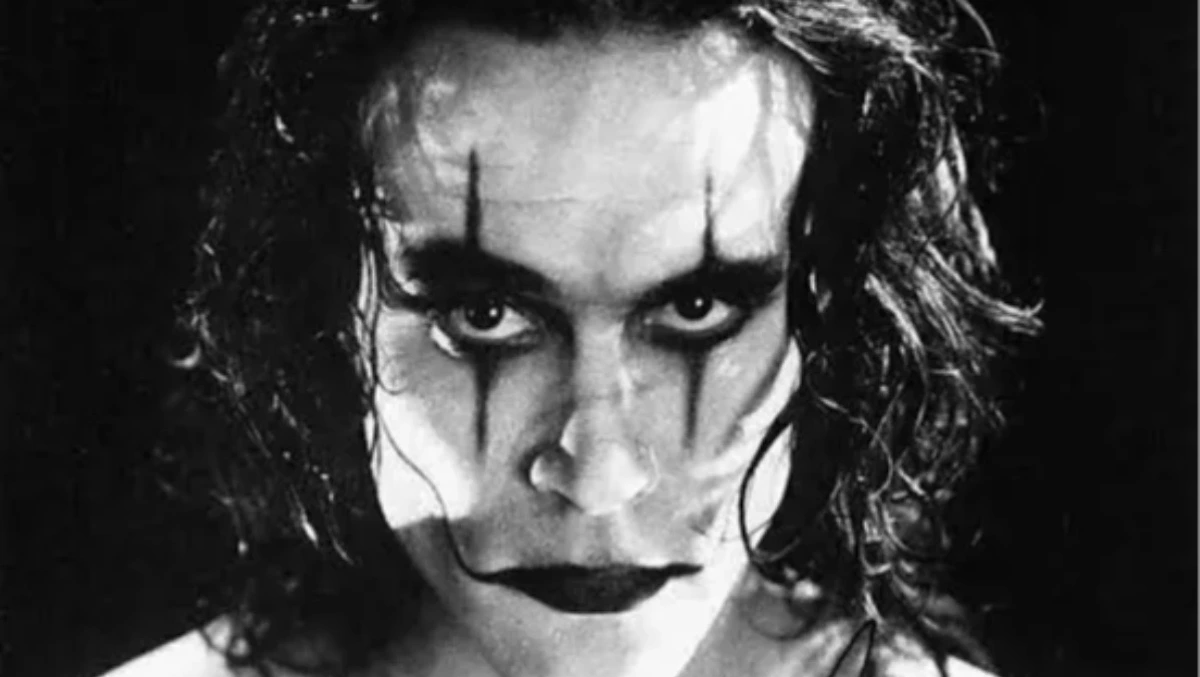 Quiz: “Il Corvo” ti ha davvero segnato? Dimostra di ricordare questi 10 dettagli oscuri del cult anni ’90 - 