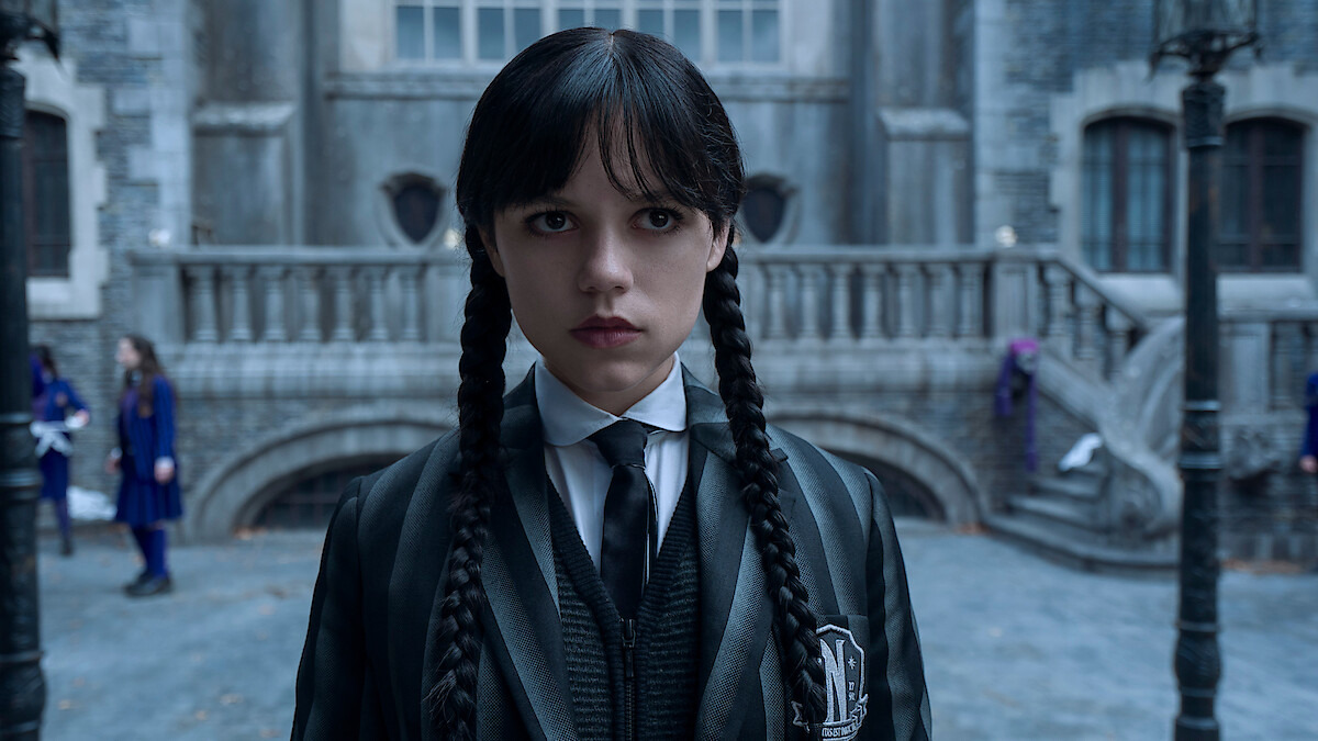 Quiz: Wednesday ti ha conquistato? Allora prova a sopravvivere a queste 10 domande… senza perdere la testa 🖤 - 