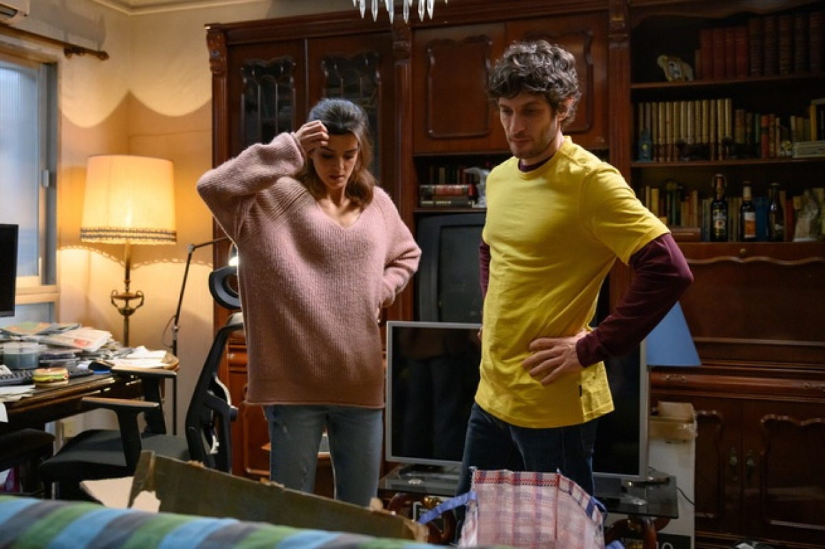 Quiz: Hai davvero seguito "Il vicino" su Netflix? Tra superpoteri, bugie e situazioni assurde, questi 10 dettagli metteranno in crisi anche i fan più attenti! - 