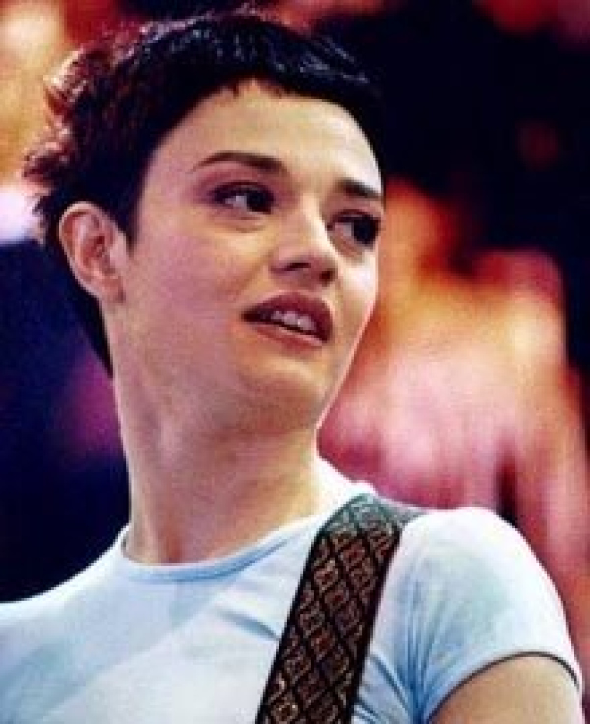 Quiz: Carmen Consoli negli anni ’90: 10 domande per chi ricorda molto più di “Confusa e felice” - 