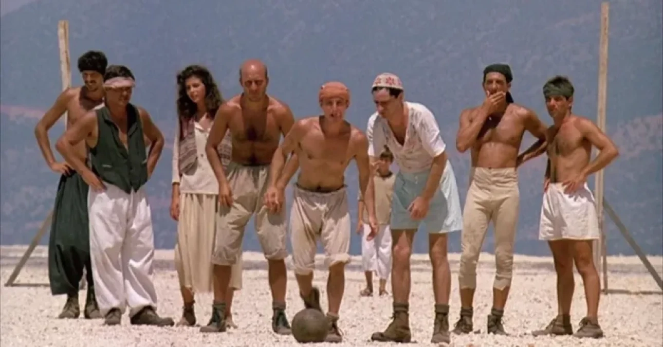 Quiz: “Mediterraneo” lo conosci davvero? 10 dettagli del film che anche chi lo ha rivisto mille volte potrebbe aver dimenticato - 