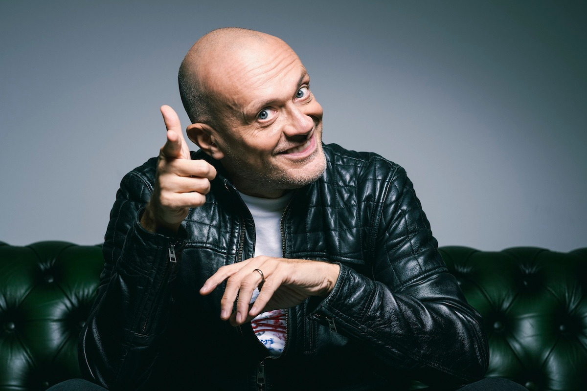 Quiz: Max Pezzali lo cantavi a memoria in macchina? Queste 10 domande faranno vacillare anche i fan degli 883 - 